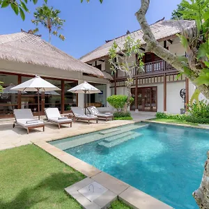 Dorado - Steps From Villa